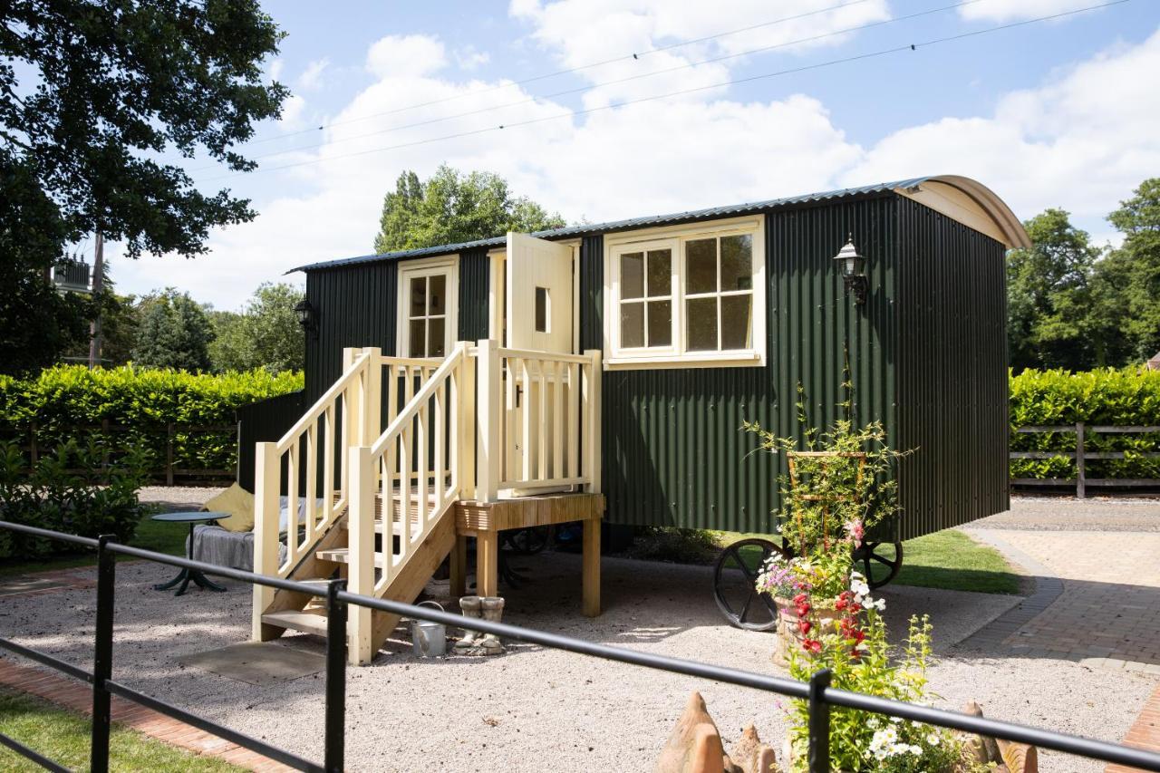 Tewinbury Farm Hotel Exterior photo