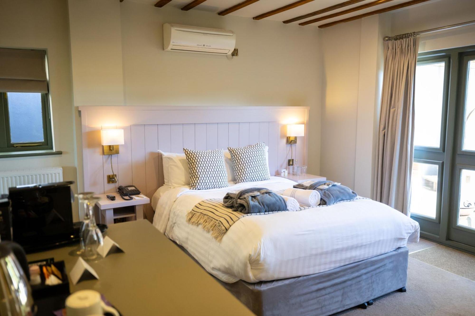 Tewinbury Farm Hotel Room photo