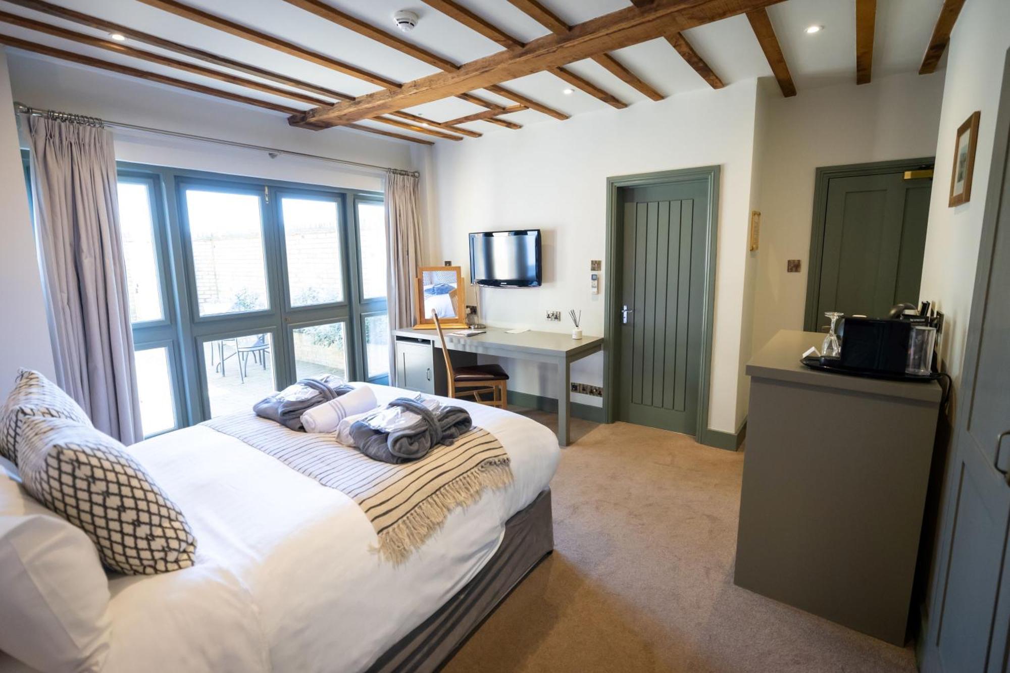 Tewinbury Farm Hotel Exterior photo